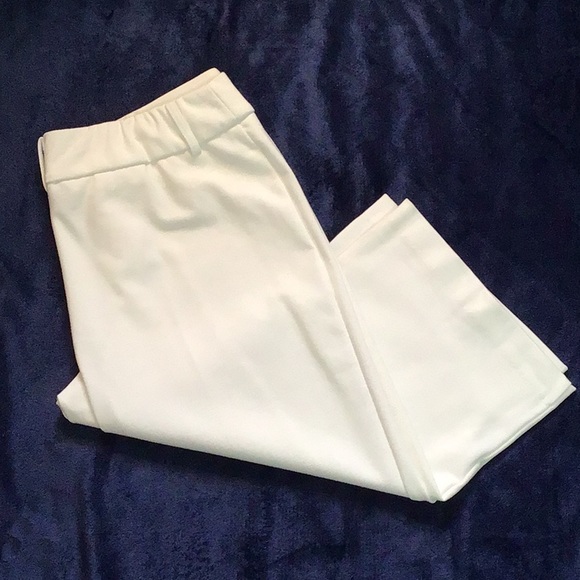 New York & Company 👜Capri - Picture 3 of 8